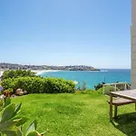 Stylish Bondi Icebergs Ocean View Garden Apartment