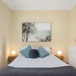 Stylish Bondi Icebergs Ocean View Garden Apartment
