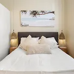 Stylish Bondi Icebergs Ocean View Garden Apartment