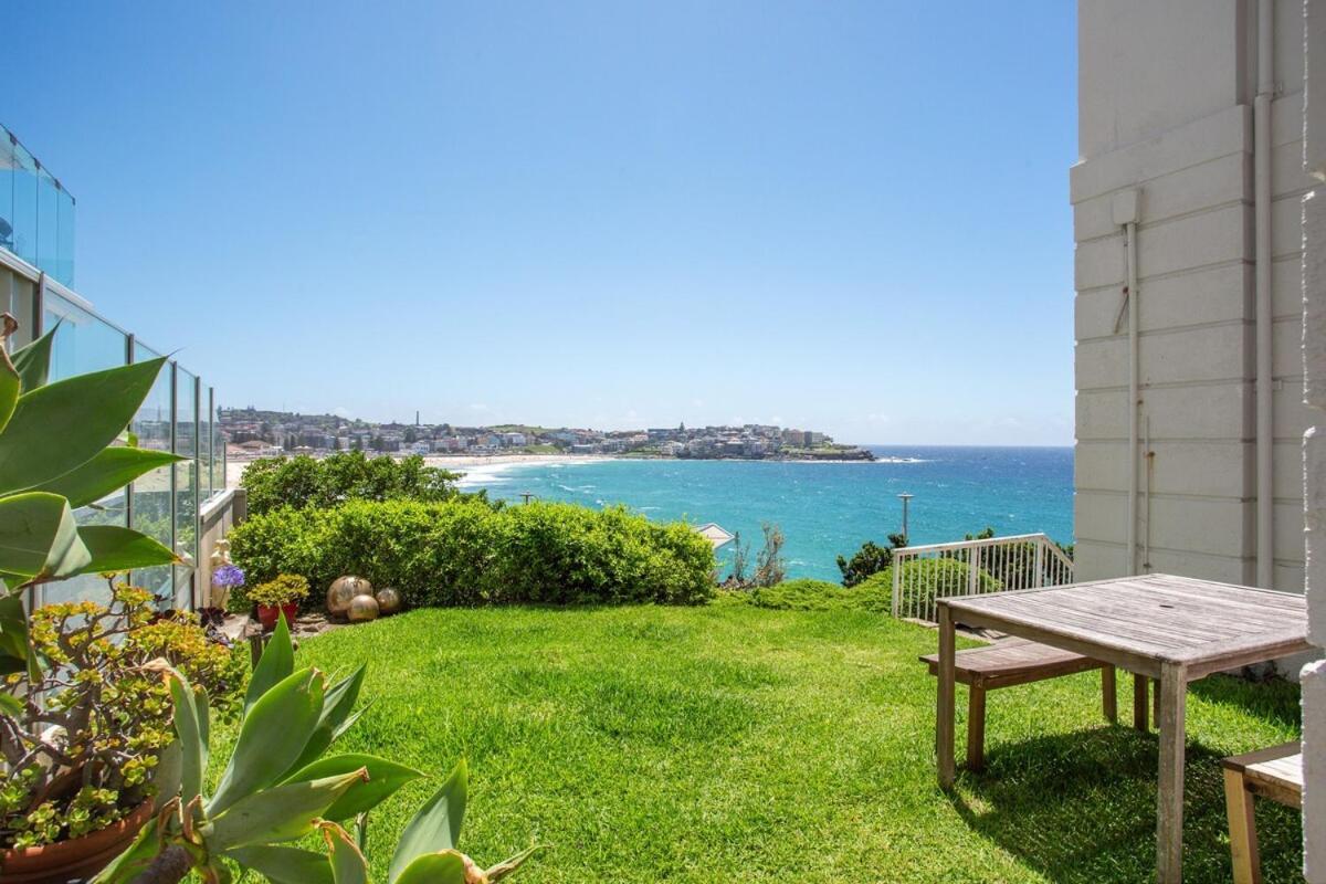 Stylish Bondi Icebergs Ocean View Garden Apartment *