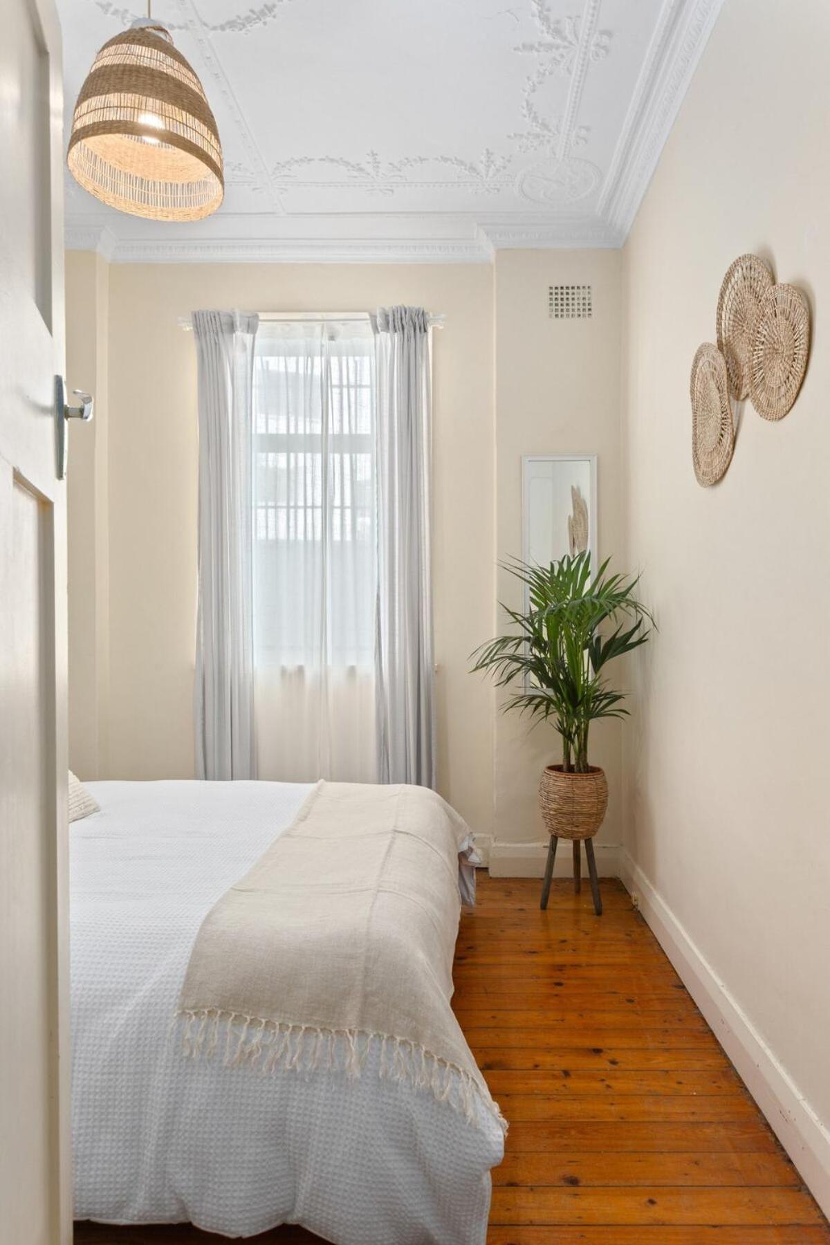Stylish Bondi Icebergs Ocean View Garden Apartment Sydney